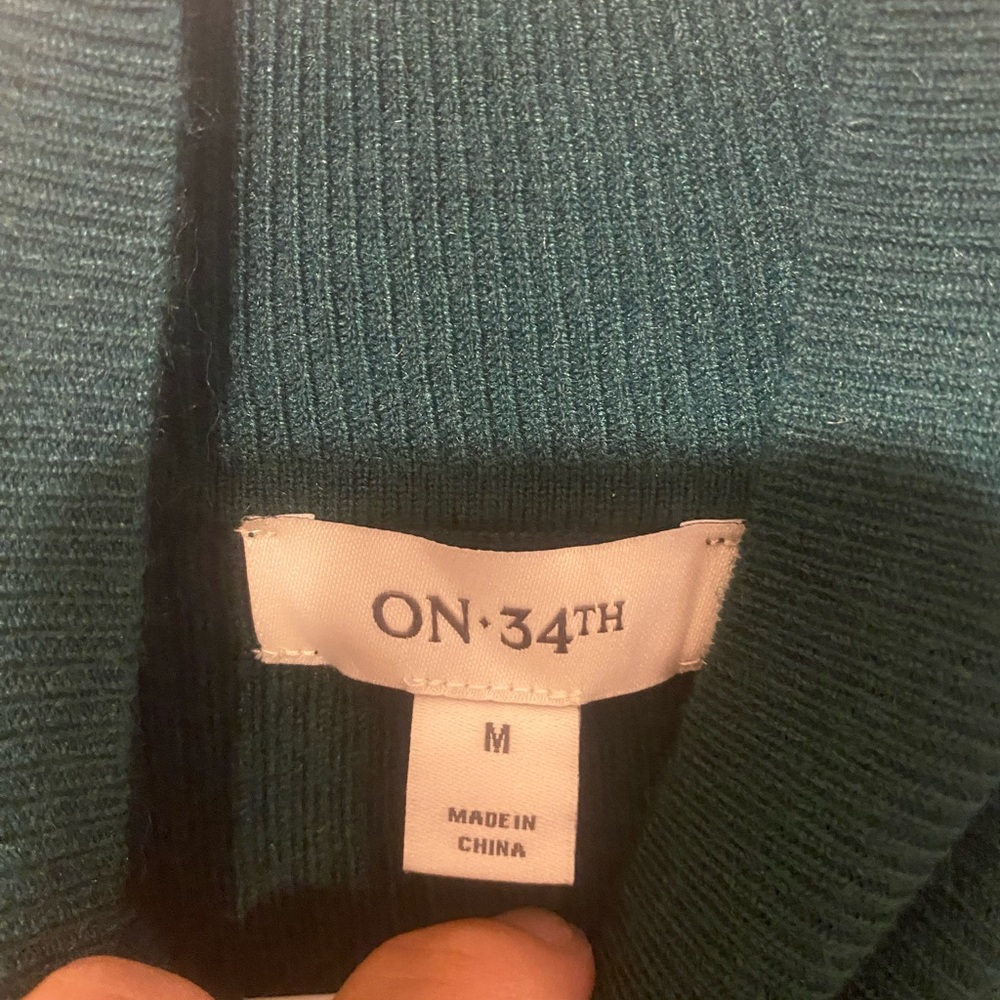ON 34 TH BRAND NEW SWEATER DRESS